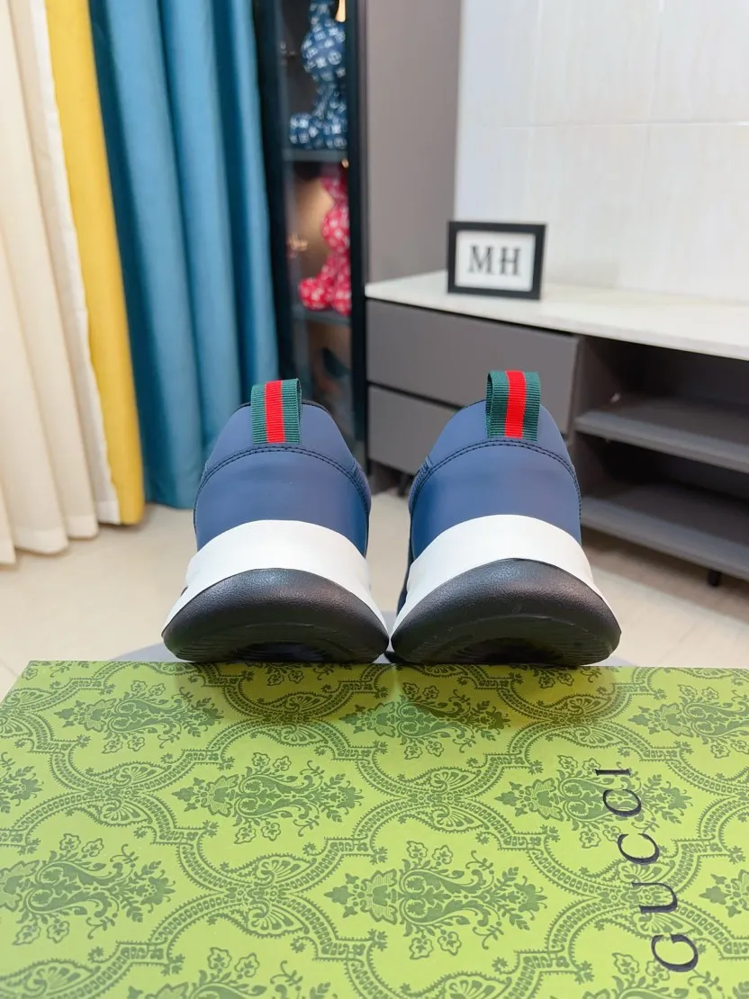Men's shoes 💰440🌹🌹[GUCCI] Gucci's new lace-up casual men's shoes are on the market first, and the materials and workmanship are superior to all versions on the market. The highest quality shipped first-layer cowhide with imported original perforated materials➕Genuine leather lining, privately molded soft outsole, high foot comfort, imported special materials highlight the brand's unique charm, high-end customization 38-44